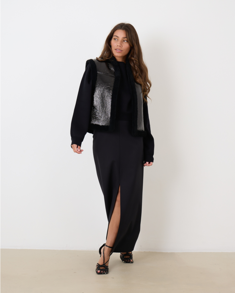 Isice Rok Black