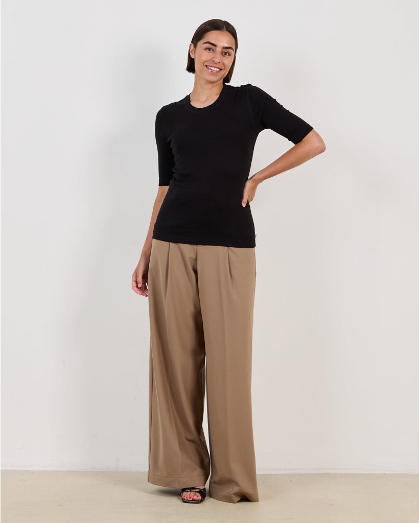 Aansluitend Ribbed Jersey T-Shirt met Stretch Zwart