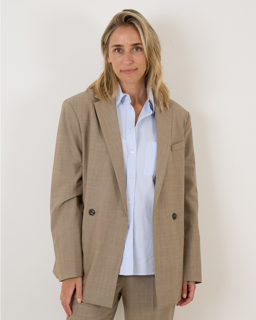 blouse onder blazer