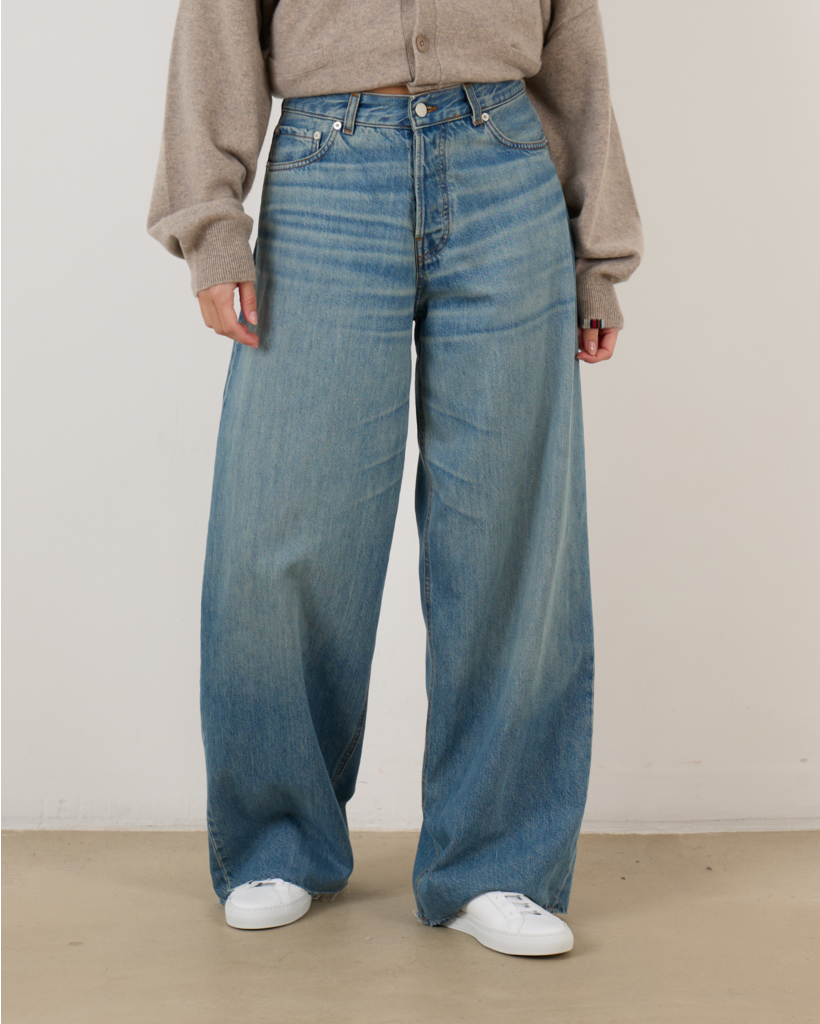 Bethany Jeans Ionic Blue