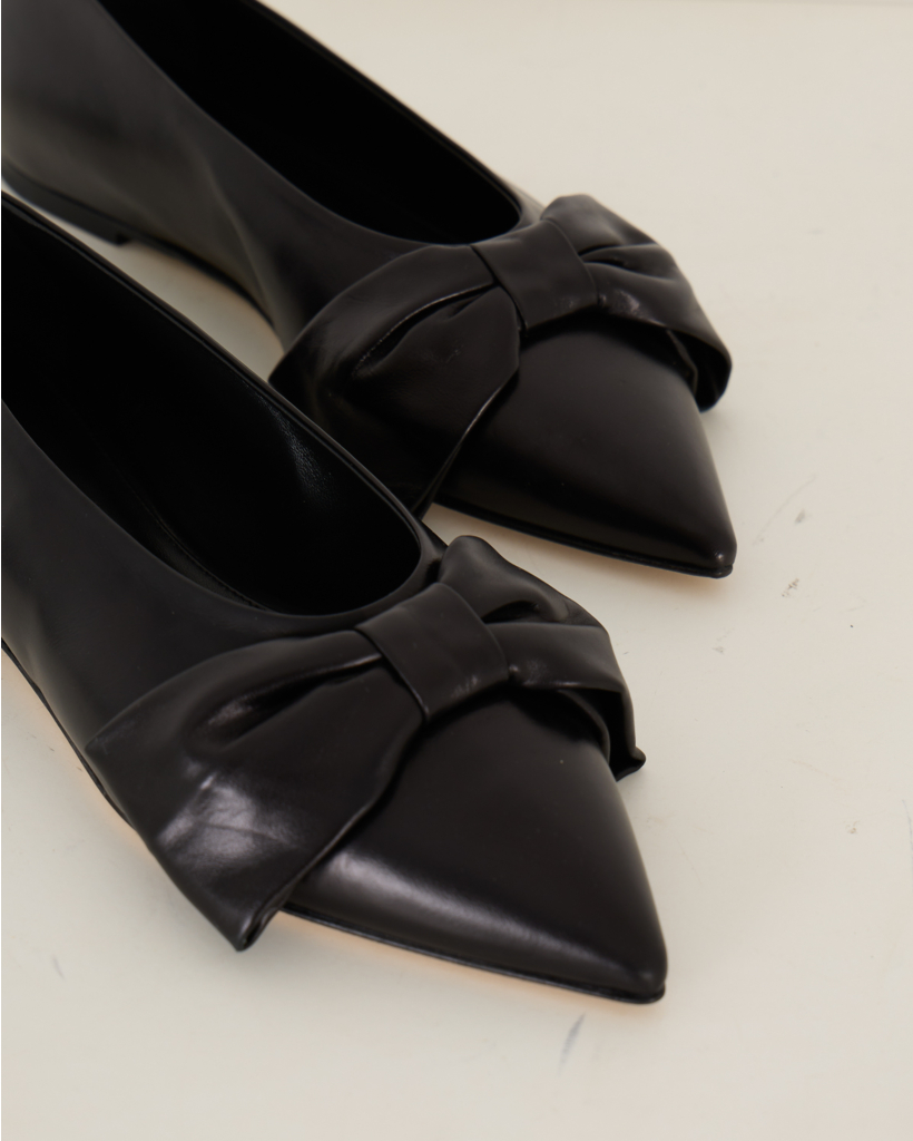 Bow Pump Black
