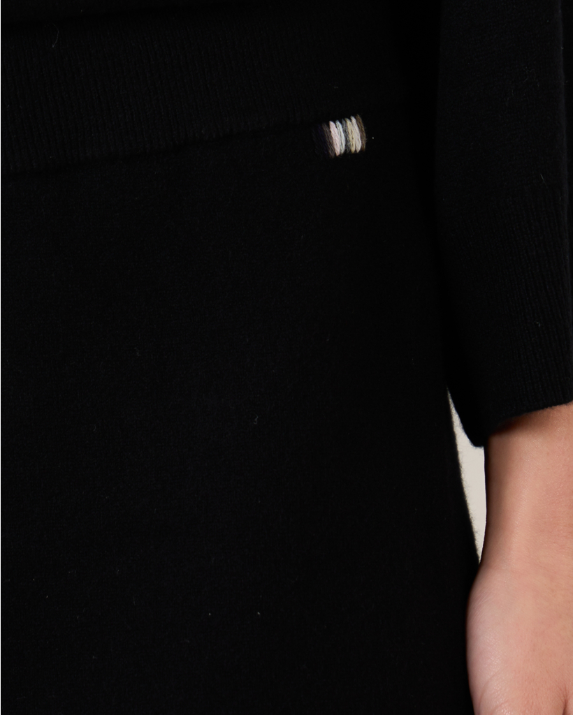 N°240 Laufen Short Raven