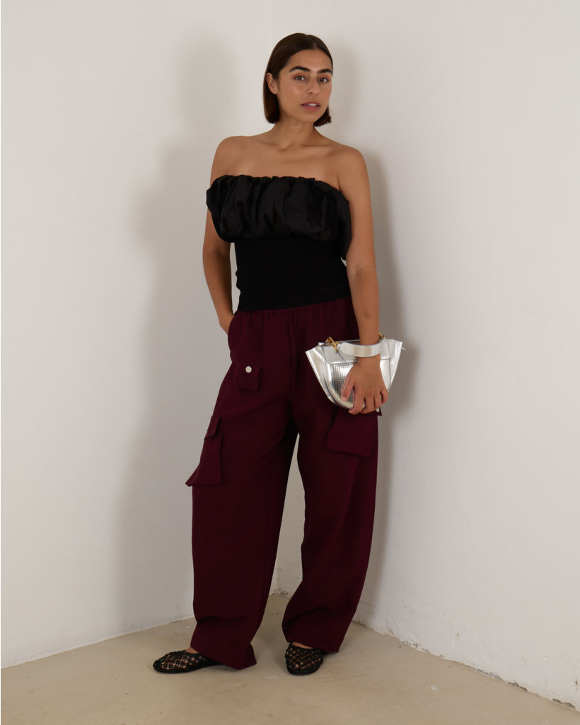 Zwarte Top met Pofdetail en Ribstructuur