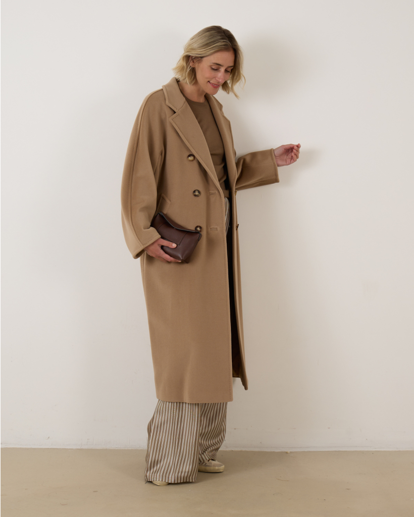 Madame Mantel Camel