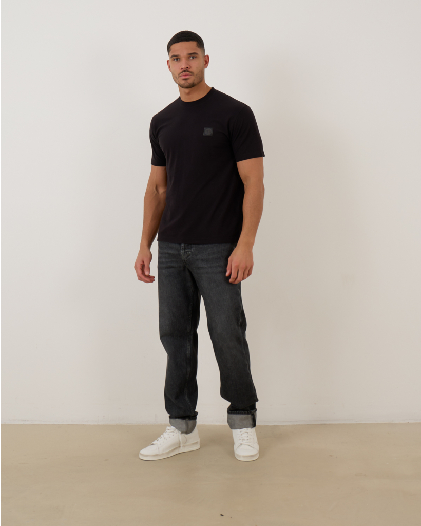 T-shirt 2100034 Zwart