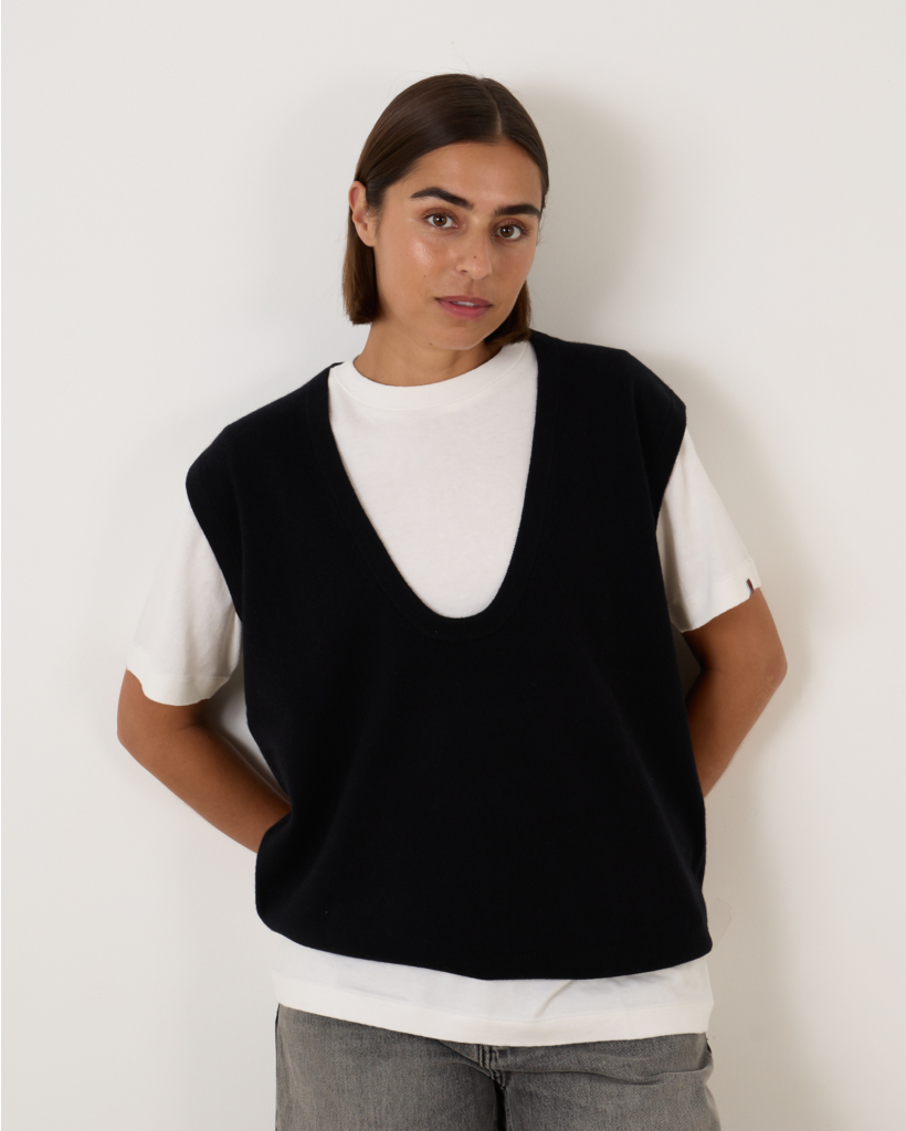 N°423 Lord Sleeveless Pullover Raven 