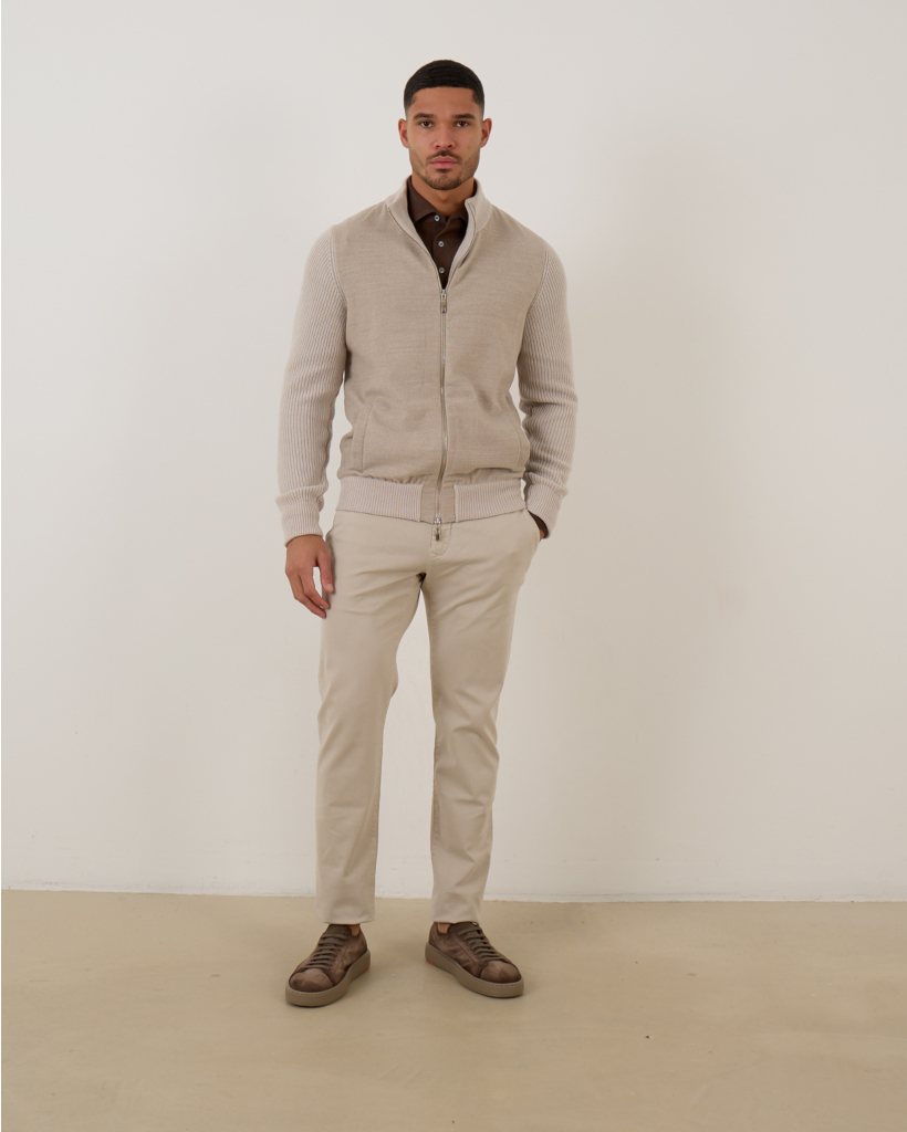 Vest met Rits en Geribd Detail