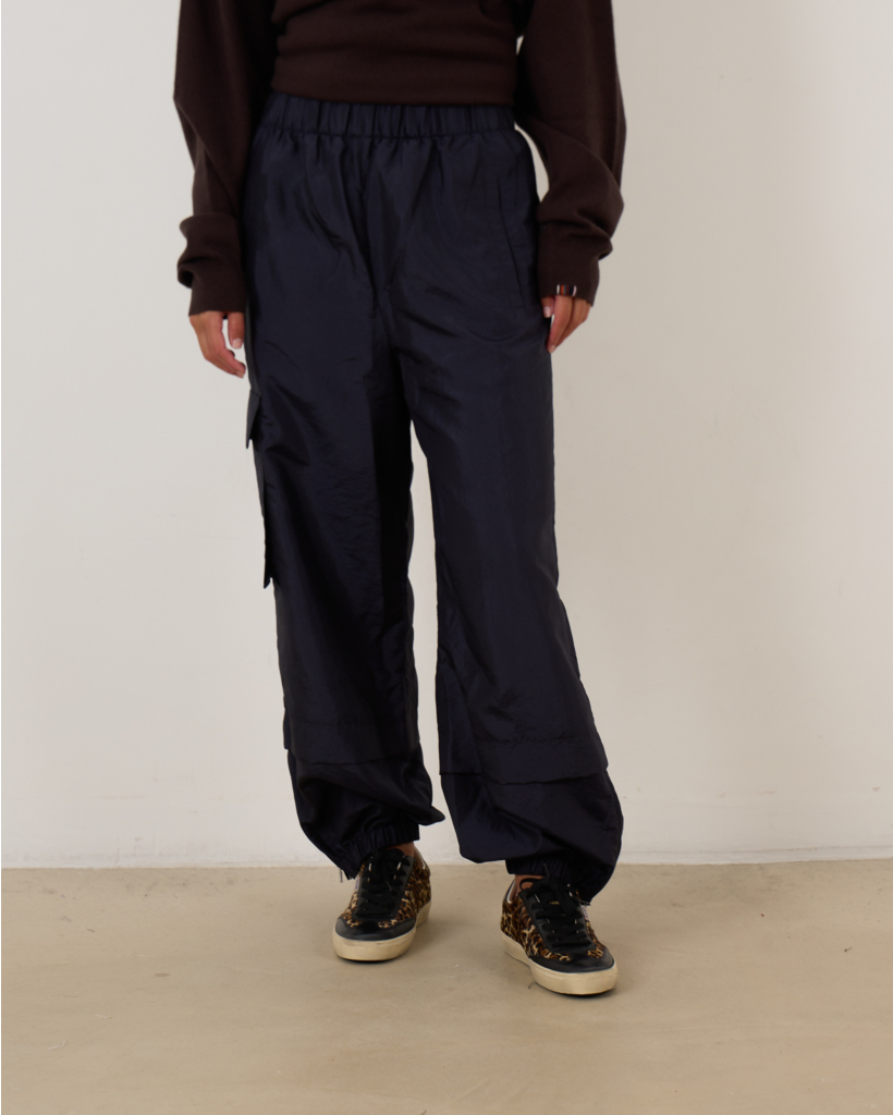 Crispy Nylon Wilt Pull On Jogger