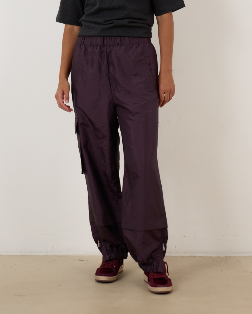 Crispy Nylon Wilt Pull On Jogger