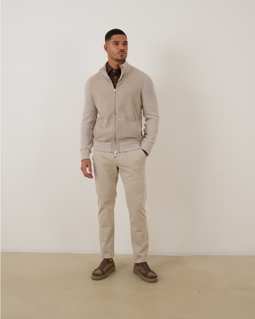 Bobby Pantalon met Steekzak Zand