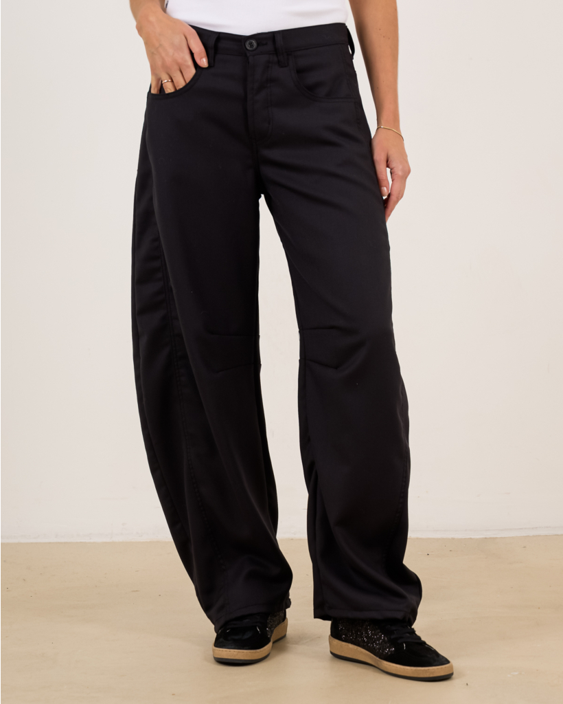 Aliana Mid Rise Barrel Fit Black Caster