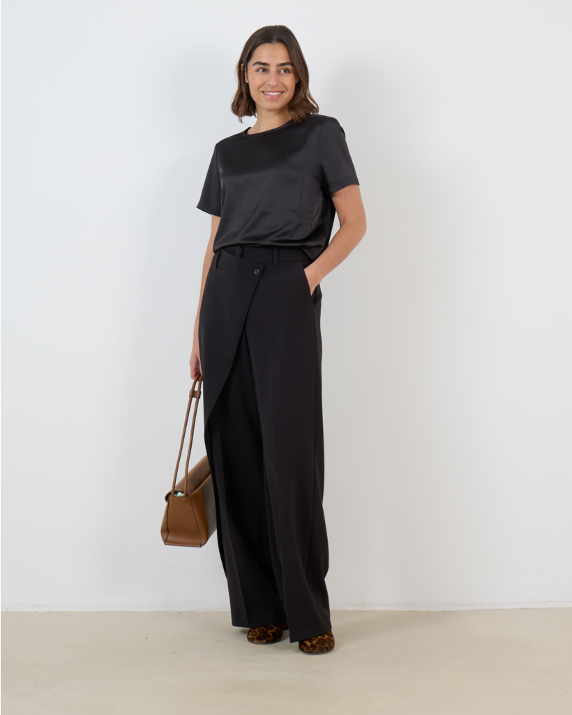 Satijn en Jersey T-Shirt Zwart