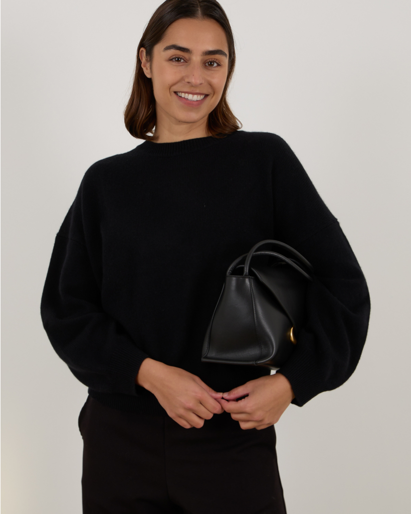 Veira Kasjmier Pullover Dropped Shoulder Trui Zwart
