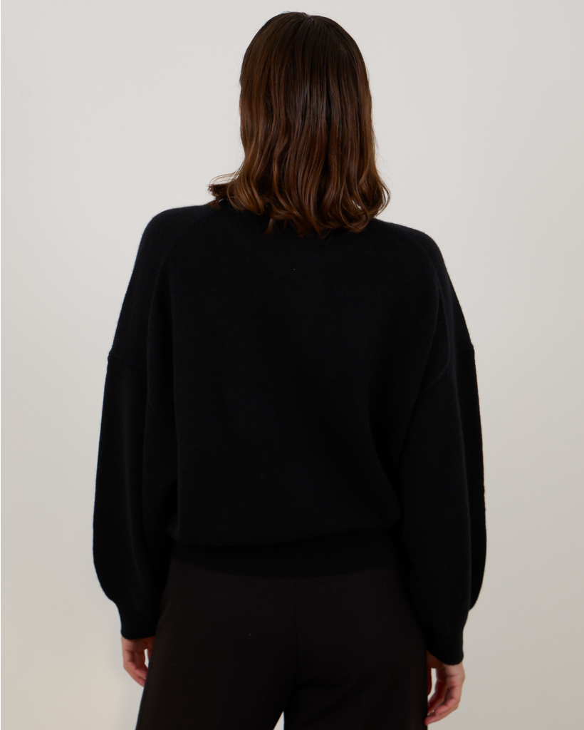 Veira Kasjmier Pullover Dropped Shoulder Trui Zwart