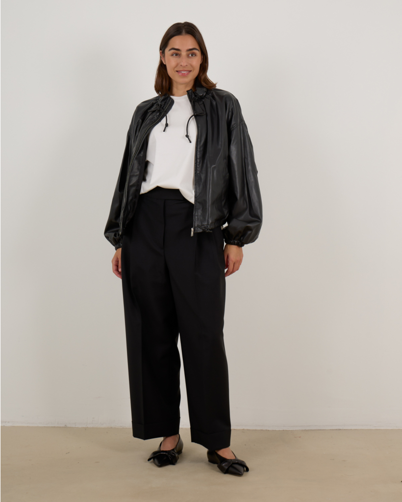  Neela Faux Leer Jack met Trekkoord Details Zwart