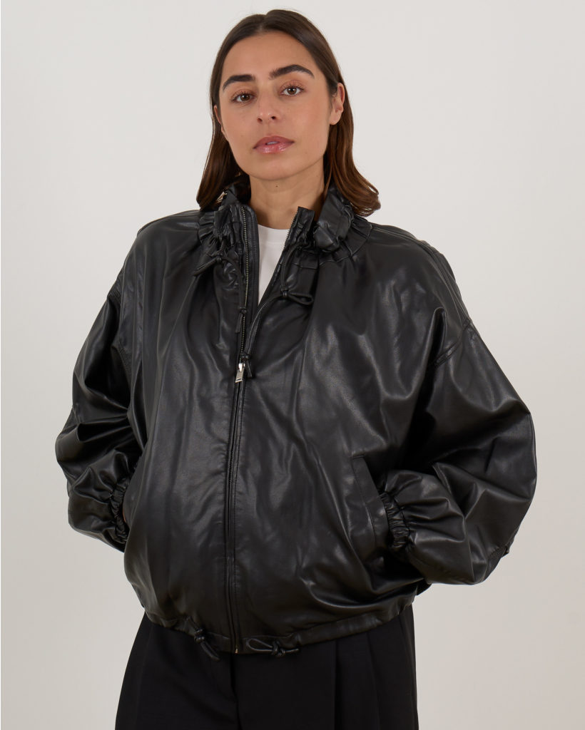  Neela Faux Leer Jack met Trekkoord Details Zwart