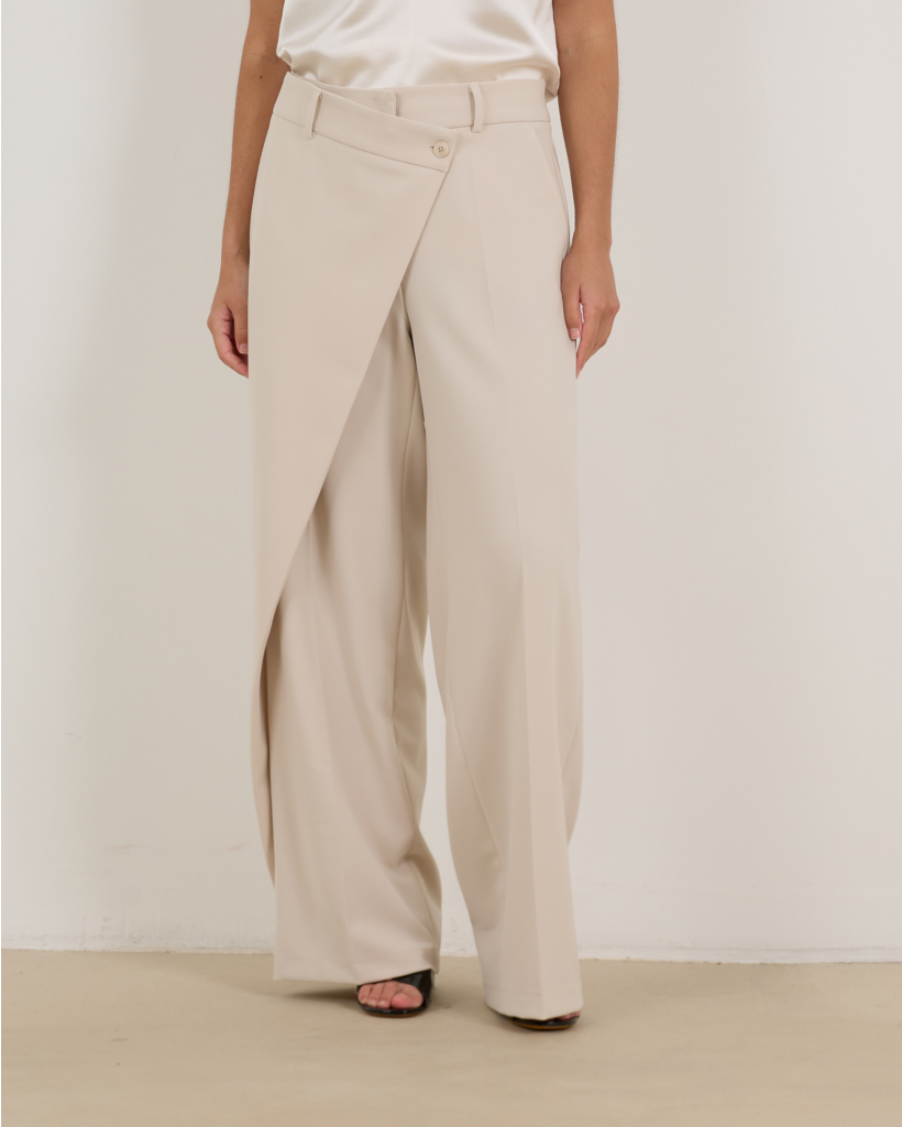 Anais Pantalon Met Schuinen Sluiting Cream