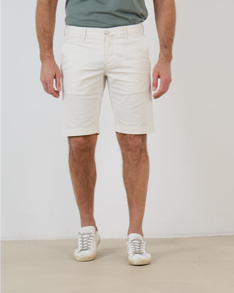Bob Slim Fit Short Off White 
