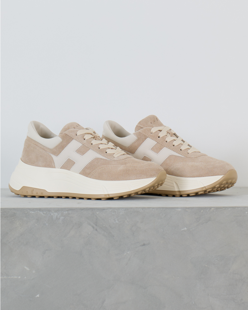 Hyperlight Suede Sneaker met Hoge Zool Beige