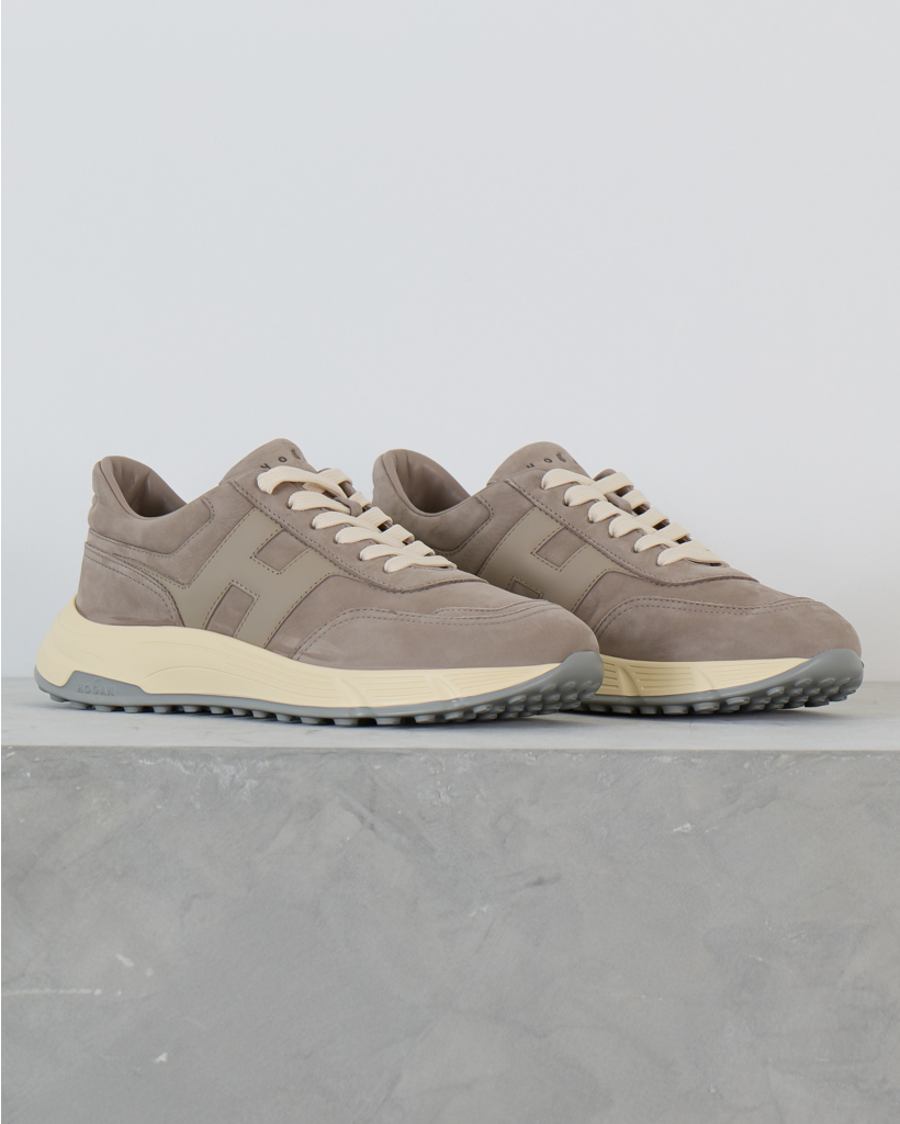 Hyperlight Suede Sneaker met Hoge Zool Taupe