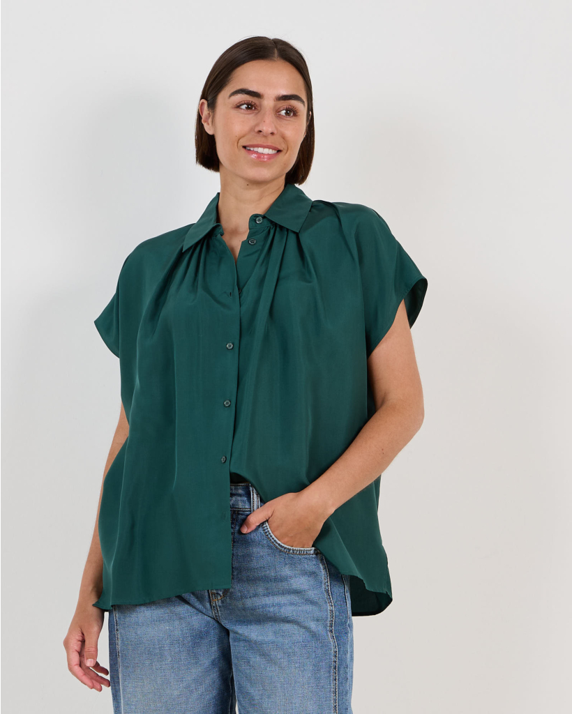 Crine Mouwloze Blouse van Zijde Donkergroen