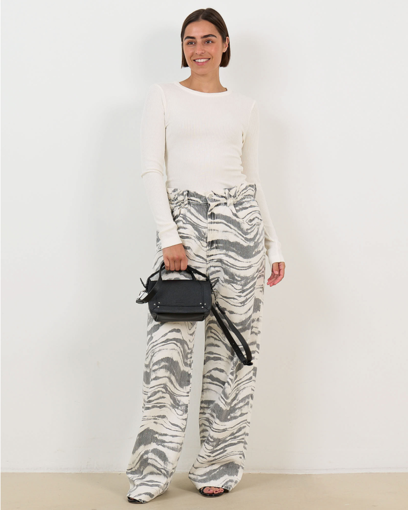 Bina Aansluitende Crewneck Geribd Off-white