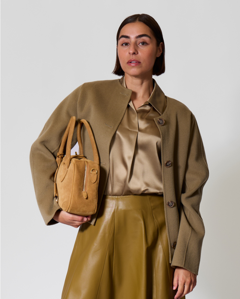 Korte Manteljas met Sjaal Salie