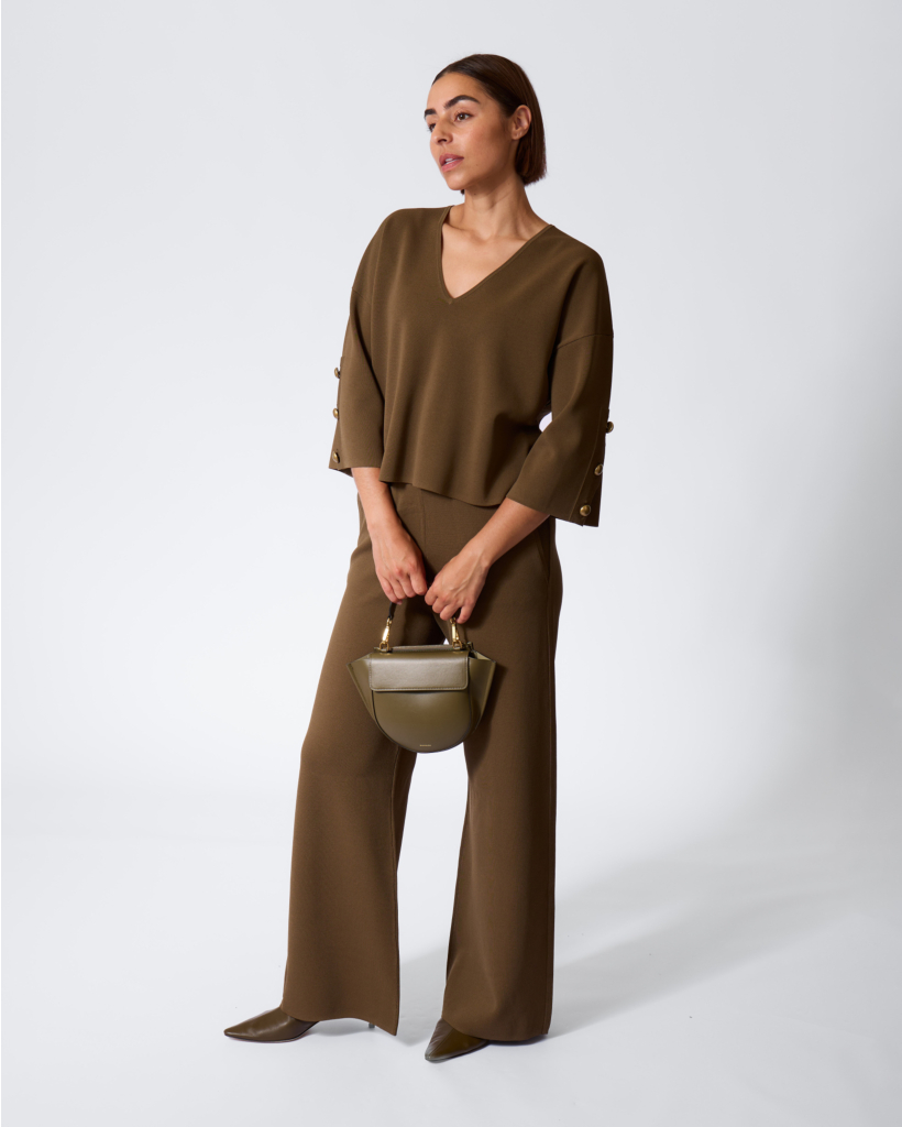 Formosa Jersey Sweater met Gouden Knopen Mud