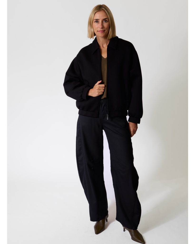 Aliana Mid Rise Barrel Fit Black Caster