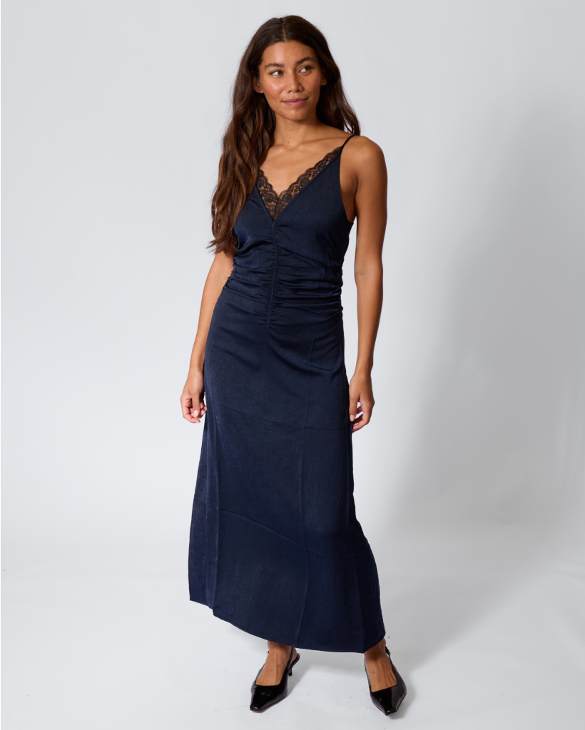 Atalie Gerimpelde Maxi Jurk met Kant Eclipse Blue