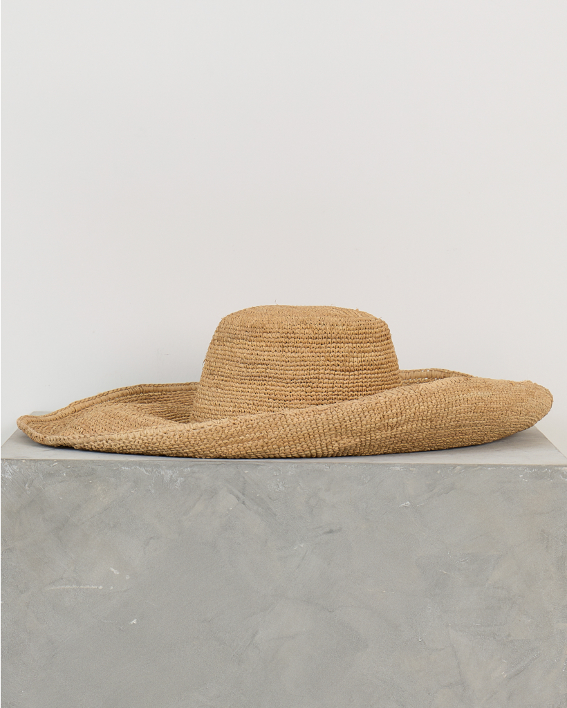 Izy Hoed van Raffia Tea 