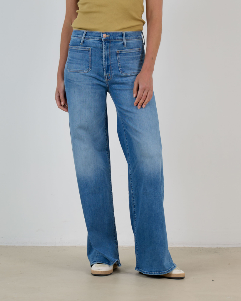 The Patch Pocket Mid Rise Jeans Blauw