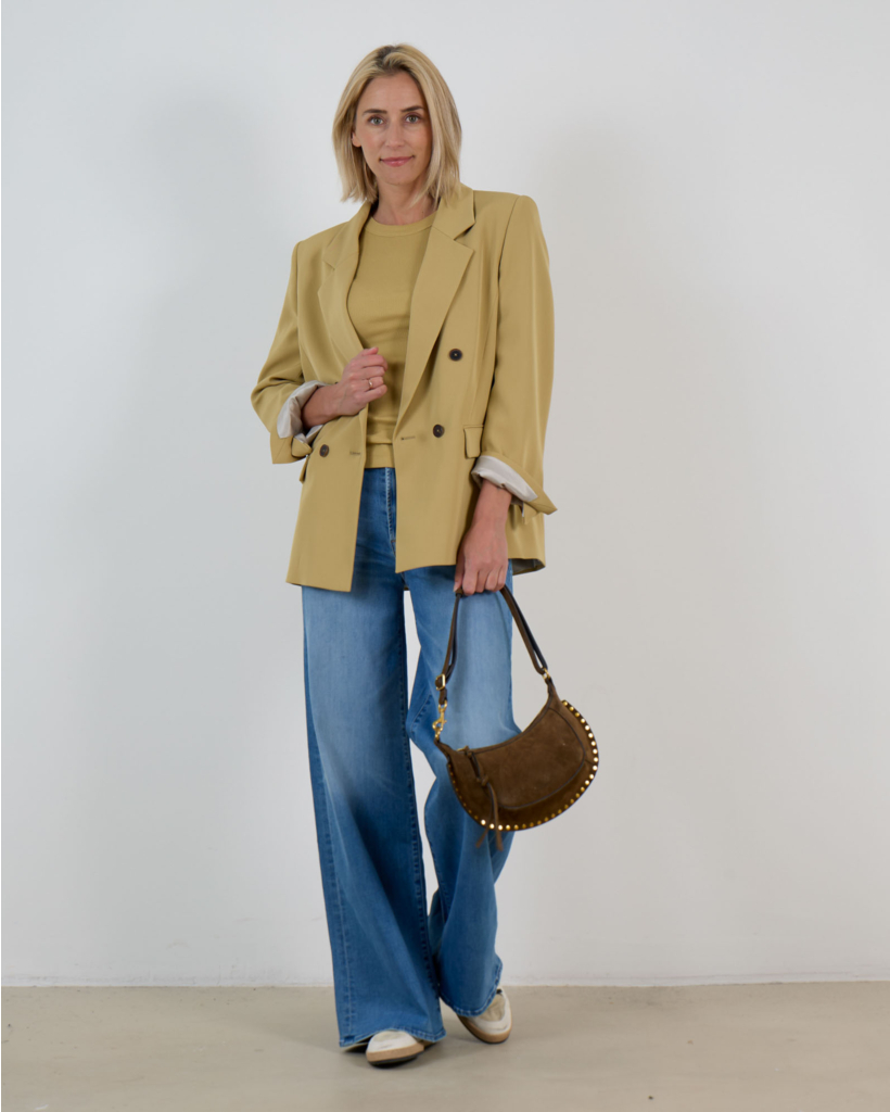 The Patch Pocket Mid Rise Jeans Blauw