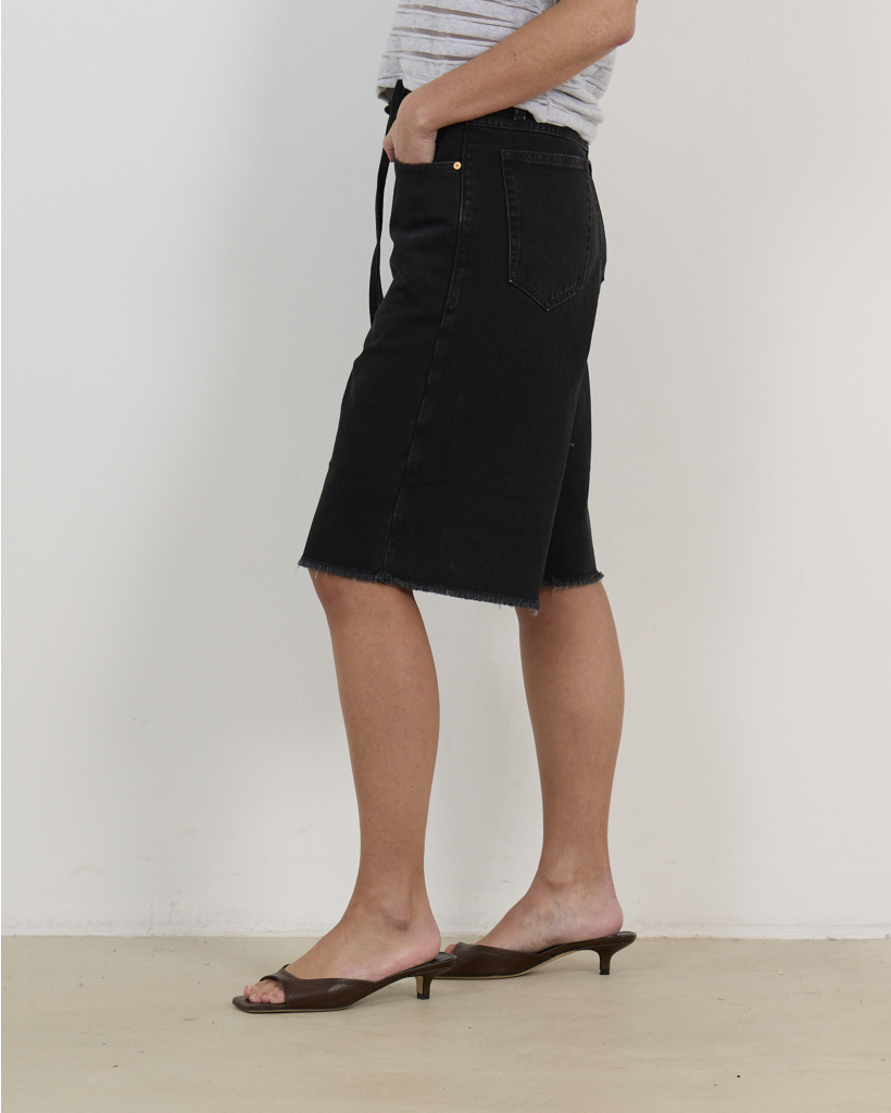 Noa Jean Short Asheton Zwart