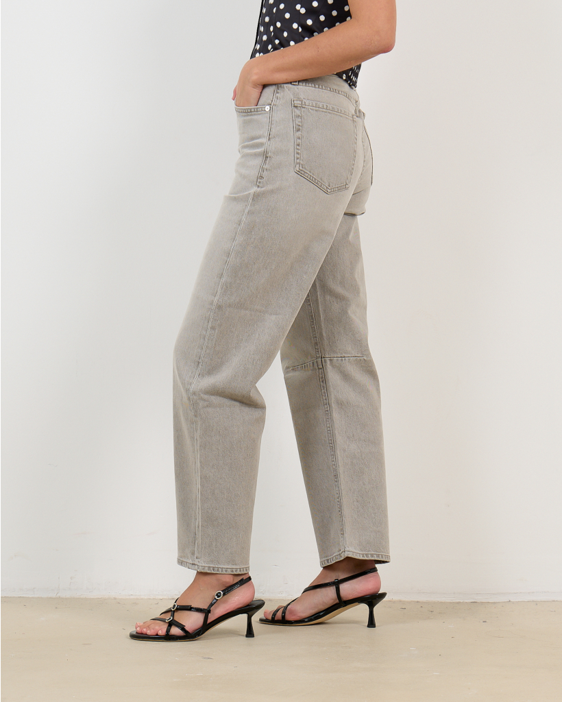 Miro Relaxed Jeans in Qaurtz Grey 