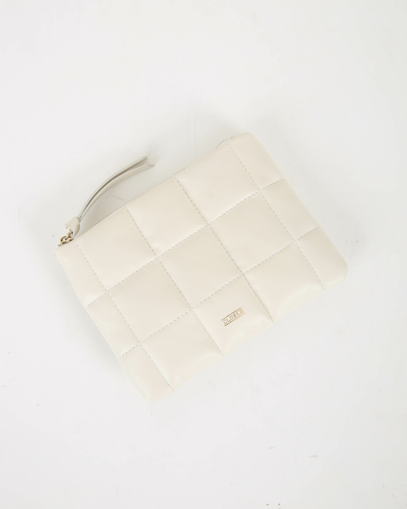 Closed Leather Pouch vanilla sherbet