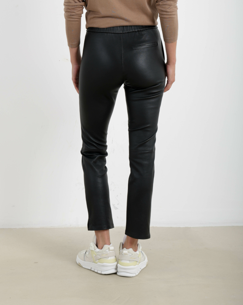 Enes Leather Relax Pants Black