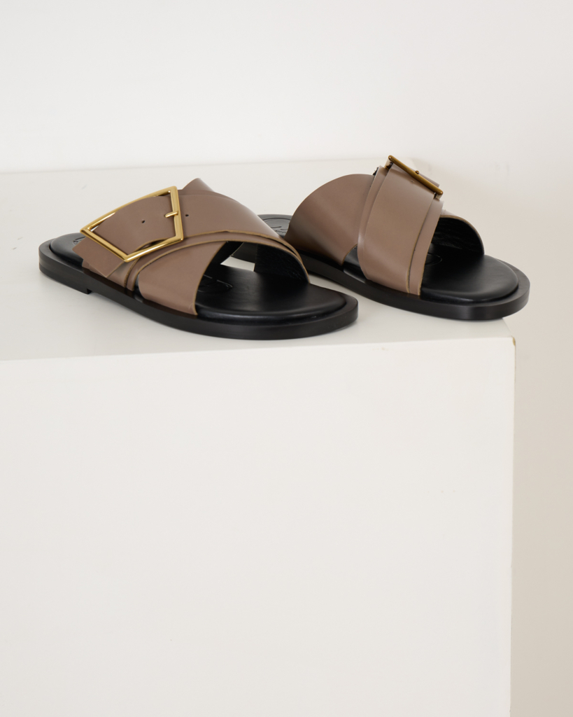 Leather slippers taupe