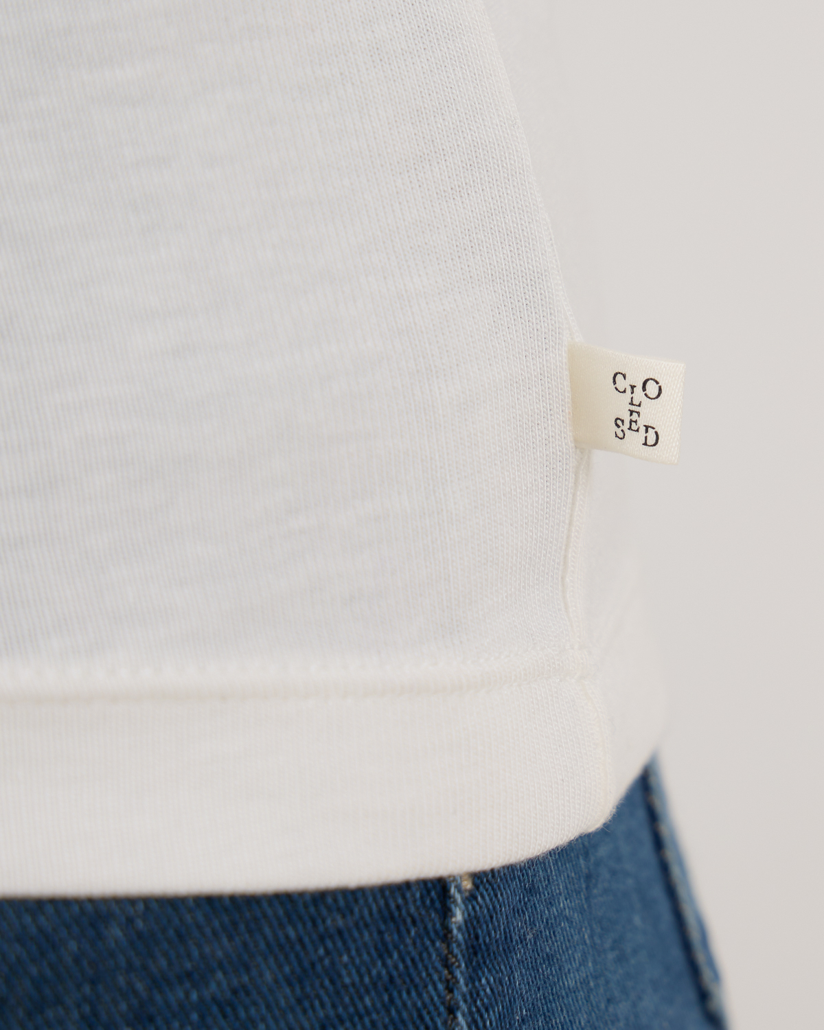 Closed Stretchy Mouwloze Crewneck Top Wit