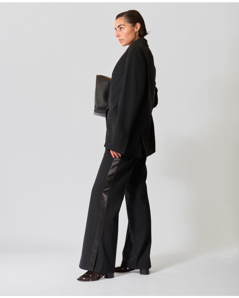 Flye Flared Pant met Smoking Bies Zwart L32