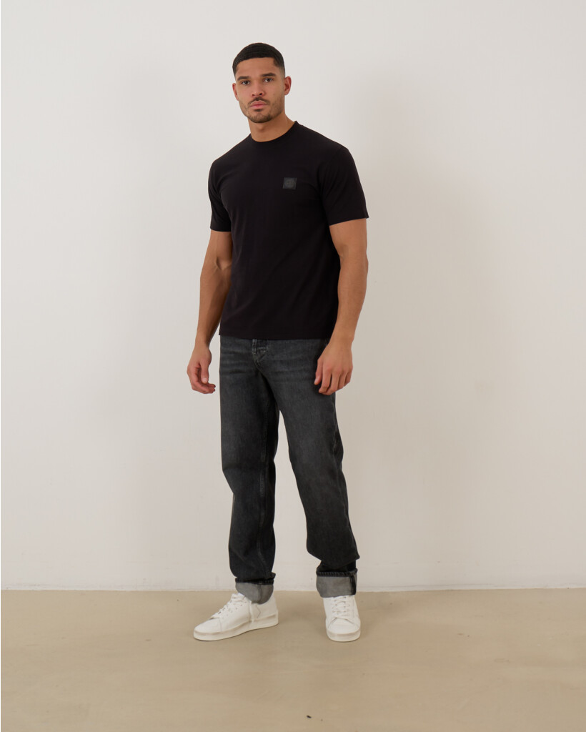 T-shirt 2100034 Zwart