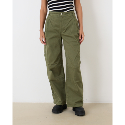 Raiine Archer Cargo Pants Beetle Green