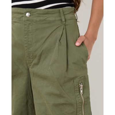 Raiine Archer Cargo Pants Beetle Green