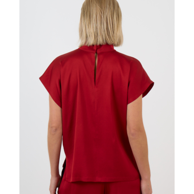Drykorn Alaria Mouwloze Blouse met Hoge Kraag Satijn Rood