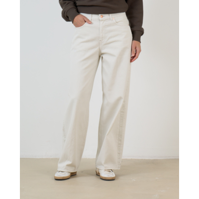 6397 Tuxedo Roomy Alabaster Jean Met Streep