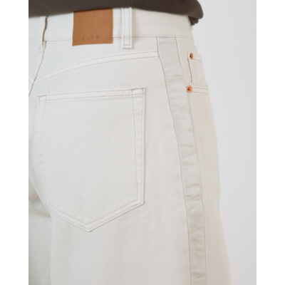 6397 Tuxedo Roomy Alabaster Jean Met Streep