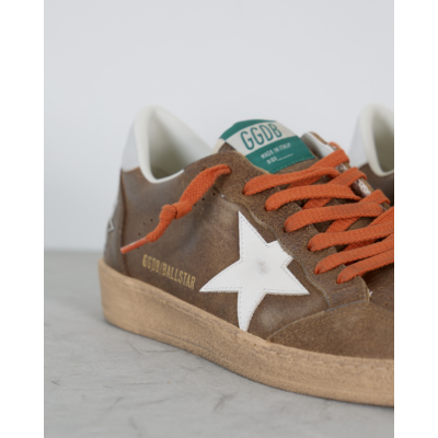 Golden Goose Ball Star Suede Sneaker Bruin met Oranje Veters