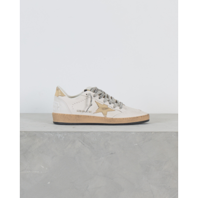 Golden Goose Ball Star Sneaker met Gouden Ster Off-White