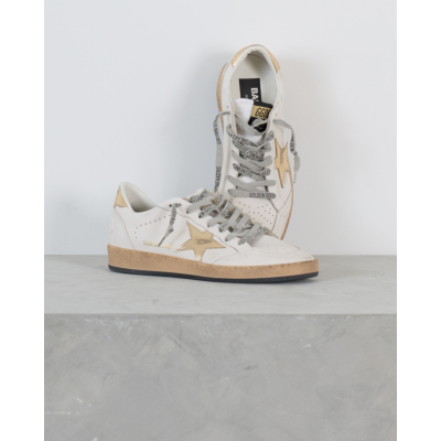 Golden Goose Ball Star Sneaker met Gouden Ster Off-White